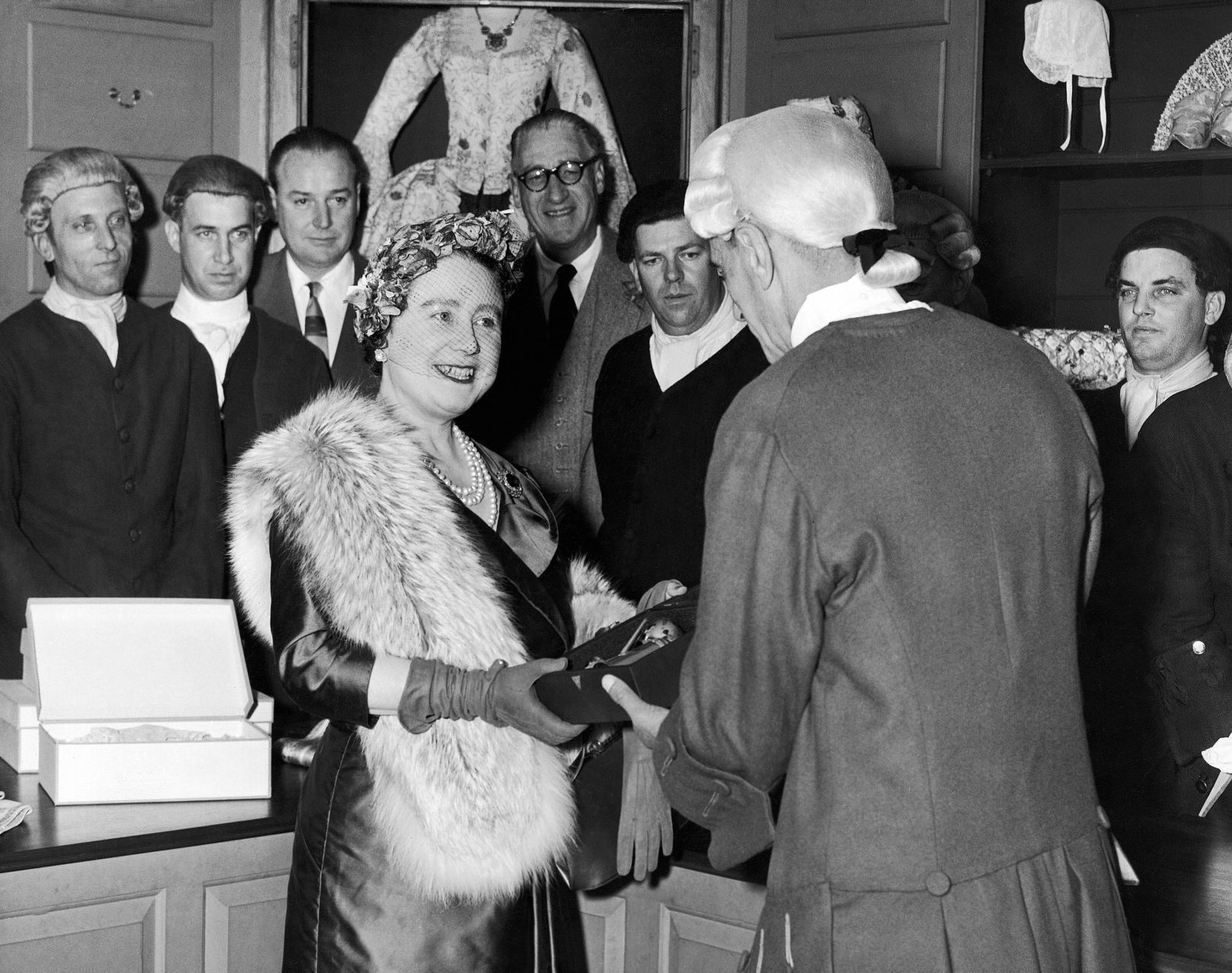 1954: Queen Elizabeth